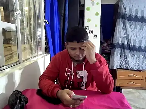 Snapshot of Boycuriousxxx chatting on July 1, 12:01 am Boycuriousxxx online show from July 1, 12:01 am