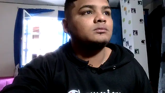 Snapshot of Boycuriousxxx chatting on July 15, 12:10 pm Boycuriousxxx online show from July 15, 12:10 pm
