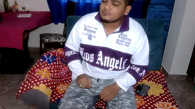 Snapshot of Boycuriousxxx chatting on July 25, 11:41 am Boycuriousxxx online show from July 25, 11:41 am