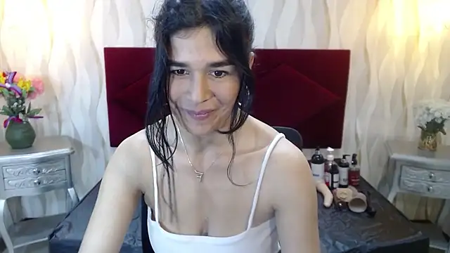 Snapshot of ginasailor chatting on June 22, 11:40 am ginasailor online show from June 22, 11:40 am