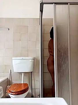 Snapshot of Sexymamibo chatting on December 19, 1:07 pm Sexymamibo online show from December 19, 1:07 pm