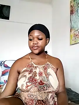 Snapshot of Sexymamibo chatting on November 2, 12:18 pm Sexymamibo online show from November 2, 12:18 pm