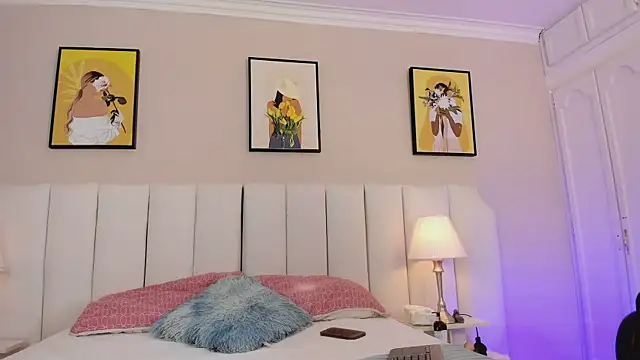 Snapshot of angelss_of_charlie chatting on April 3, 1:47 am angelss of charlie online show from April 3, 1:47 am