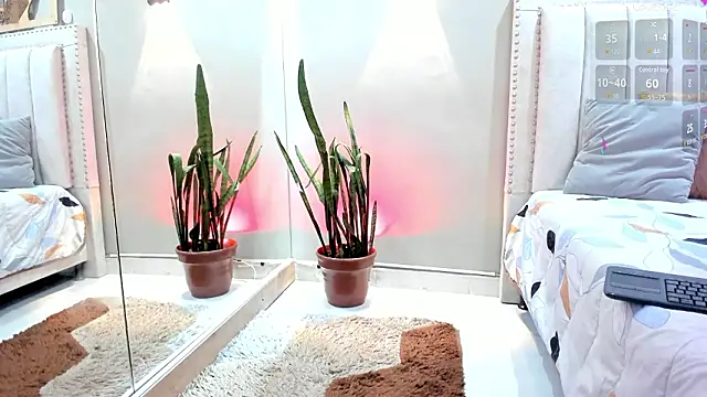 Miranda doll  online show from February 25, 12:15 pm