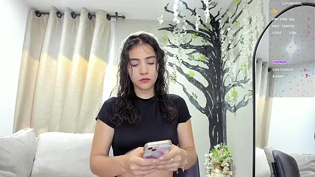 Snapshot of Miranda_doll_ chatting on May 16, 12:26 pm Miranda doll online show from May 16, 12:26 pm