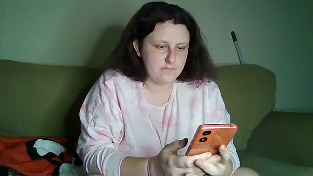 Snapshot of tvshtvsh24 chatting on February 7, 12:39 pm tvshtvsh24 online show from February 7, 12:39 pm