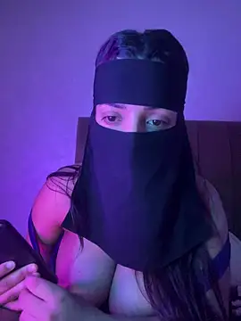 Snapshot of Narimane_maroc chatting on May 6, 1:25 am Narimane maroc online show from May 6, 1:25 am