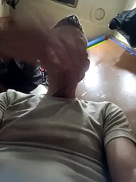 ILUV2TUCHMYKITTY online show from September 24, 9:34 am