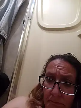 ILUV2TUCHMYKITTY online show from October 20, 2:39 pm