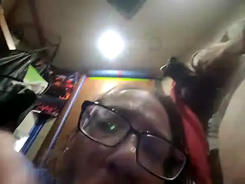 ILUV2TUCHMYKITTY online show from October 25, 1:29 pm