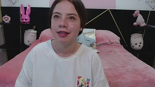 Snapshot of DanniAbbey chatting on March 3, 8:43 pm DanniAbbey online show from March 3, 8:43 pm