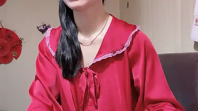 Snapshot of LinhChi_9x chatting on May 20, 12:06 am LinhChi 9x online show from May 20, 12:06 am