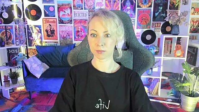 LylithSkye online show from January 18, 11:32 am