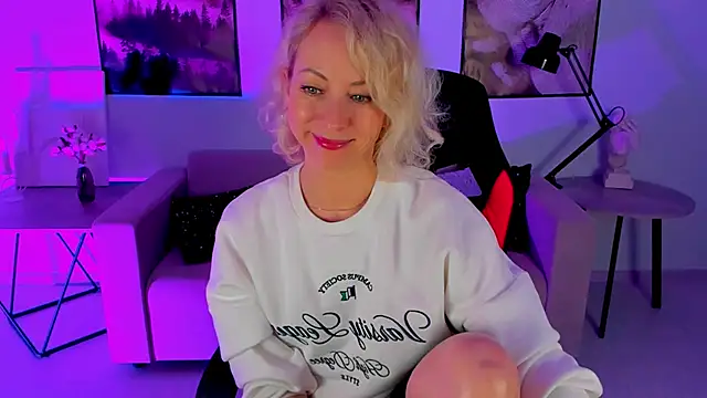 LylithSkye online show from January 19, 11:34 am