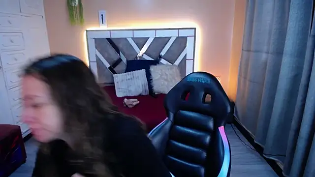 Snapshot of miss_hanna07 chatting on February 24, 12:26 pm miss hanna07 online show from February 24, 12:26 pm