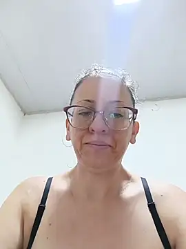 Snapshot of miss_hanna07 chatting on November 8, 11:43 am miss hanna07 online show from November 8, 11:43 am