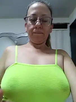 Snapshot of miss_hanna07 chatting on November 17, 9:37 am miss hanna07 online show from November 17, 9:37 am