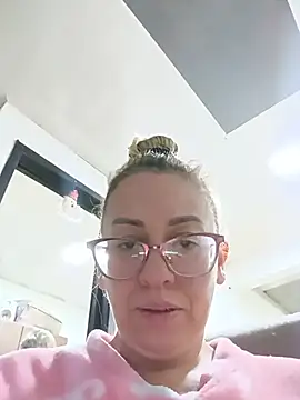 Snapshot of miss_hanna07 chatting on August 1, 2:00 am miss hanna07 online show from August 1, 2:00 am