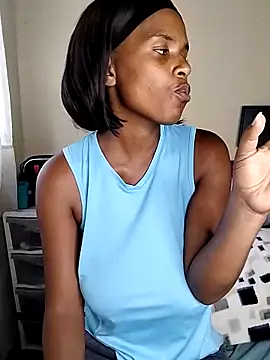 Snapshot of SexySlenderLexy chatting on March 10, 10:37 am SexySlenderLexy online show from March 10, 10:37 am