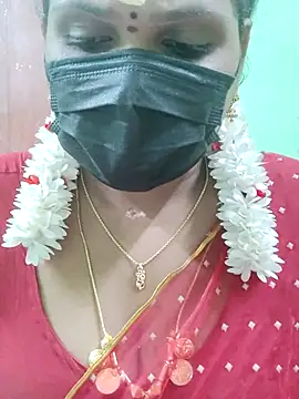 Snapshot of malliga98 chatting on November 25, 7:25 pm malliga98 online show from November 25, 7:25 pm