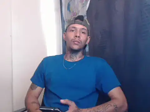 Snapshot of RickyGrey77 chatting on December 9, 6:14 pm RickyGrey77 online show from December 9, 6:14 pm