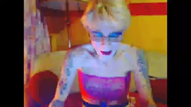 Snapshot of cuxladyboy chatting on June 3, 5:32 am cuxladyboy online show from June 3, 5:32 am