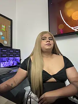 Snapshot of Tom_Silver__ chatting on October 11, 7:07 am Tom Silver online show from October 11, 7:07 am