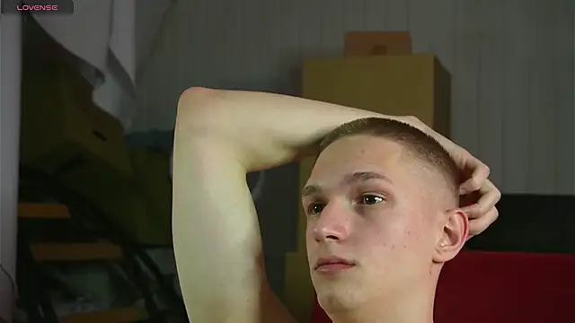 dustyn fox online show from February 13, 5:33 pm