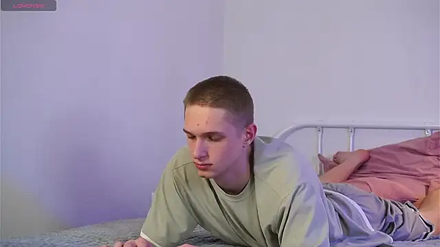 dustyn fox online show from March 3, 6:33 pm