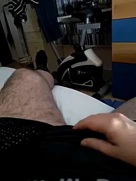 Snapshot of Nikart83 chatting on November 2, 11:18 pm Nikart83 online show from November 2, 11:18 pm