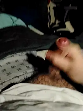 Snapshot of Nikart83 chatting on February 9, 10:36 pm Nikart83 online show from February 9, 10:36 pm