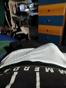 Snapshot of Nikart83 chatting on March 8, 5:39 pm Nikart83 online show from March 8, 5:39 pm