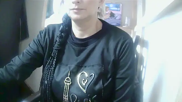Snapshot of Jennys_room_77 chatting on May 4, 8:16 pm Jennys room 77 online show from May 4, 8:16 pm
