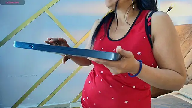 Anthonelaa   online show from May 20, 8:26 pm