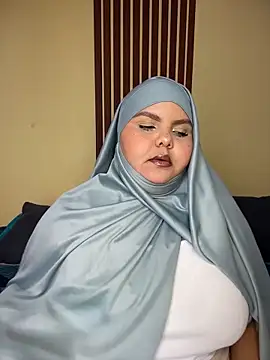 Shara Handal  online show from June 4, 9:15 am