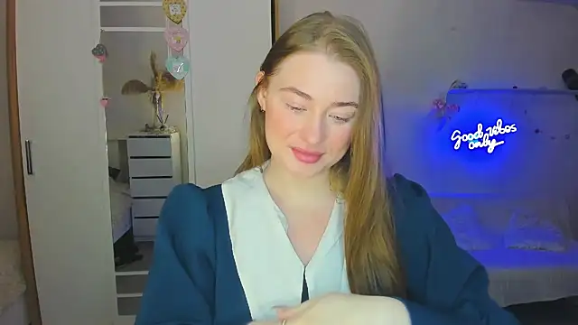 Demure Smile online show from February 15, 1:53 am