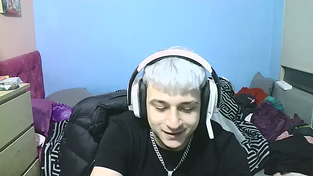 Snapshot of Nenejoven16- chatting on February 17, 2:31 am Nenejoven16- online show from February 17, 2:31 am