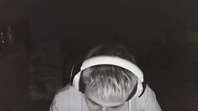 Snapshot of Nenejoven16- chatting on March 5, 1:52 am Nenejoven16- online show from March 5, 1:52 am