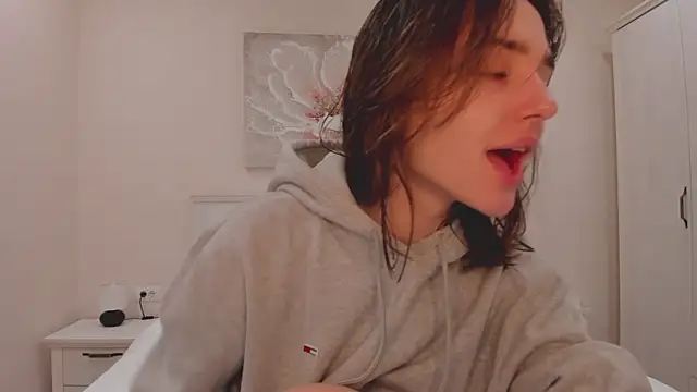 JudyAngil online show from October 29, 6:04 am