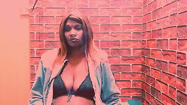 Fuckable Nasty MILF online show from June 14, 2:24 am