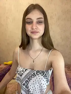 MollyDolle online show from December 16, 10:24 pm