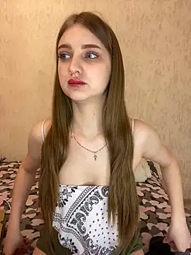 MollyDolle online show from December 21, 7:06 pm