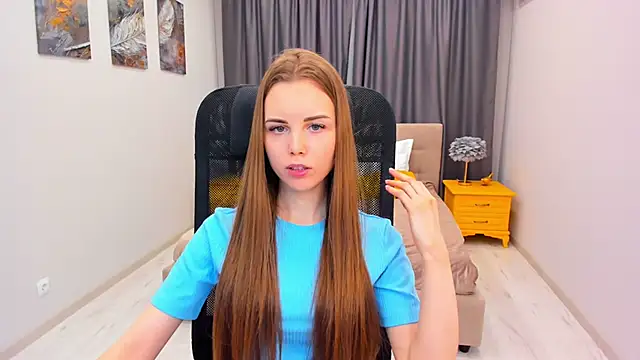 MileyWings online show from March 11, 2:51 pm