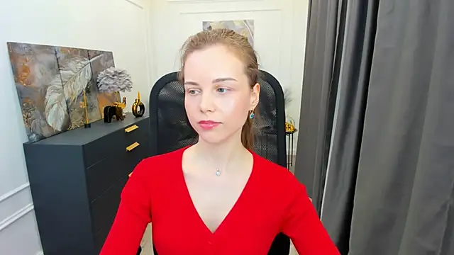 MileyWings online show from April 24, 11:56 am
