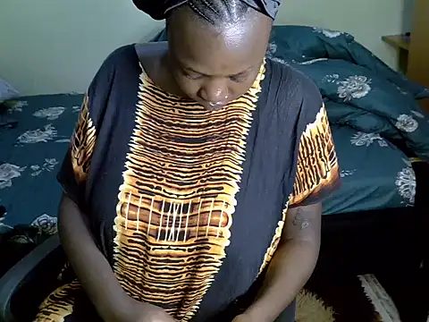 Snapshot of Sexiebony12 chatting on June 6, 2:16 am Sexiebony12 online show from June 6, 2:16 am