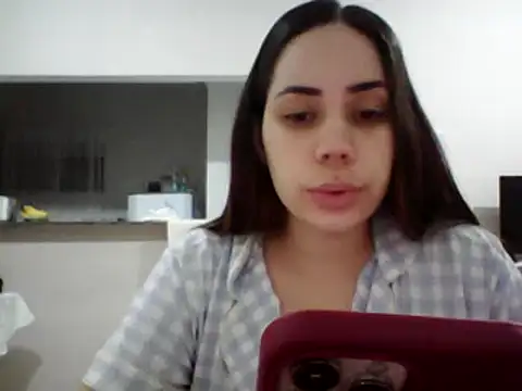 Julinha18 online show from December 17, 2:01 am