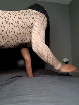 MILFCandy online show from March 11, 3:59 am