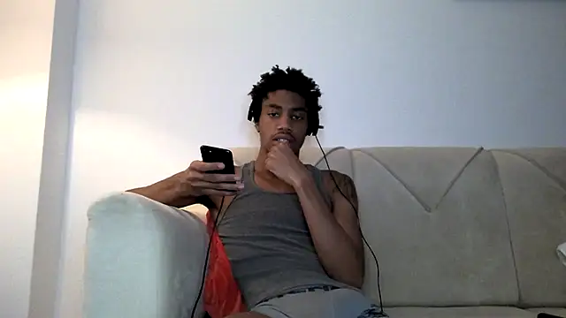 Snapshot of Skinnyblackman chatting on November 14, 12:42 am Skinnyblackman online show from November 14, 12:42 am