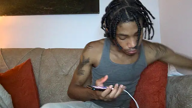 Snapshot of Skinnyblackman chatting on November 22, 4:00 am Skinnyblackman online show from November 22, 4:00 am