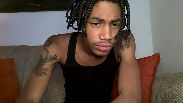 Snapshot of Skinnyblackman chatting on November 26, 3:07 am Skinnyblackman online show from November 26, 3:07 am